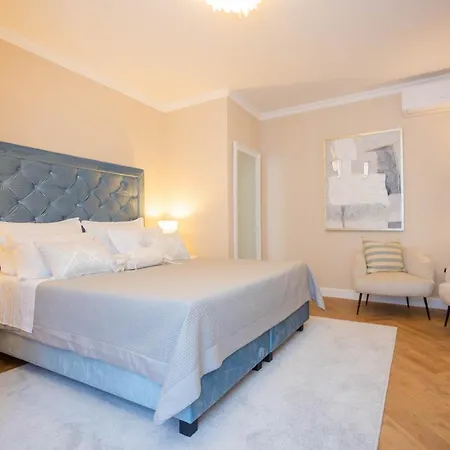 And Style Luxury Split