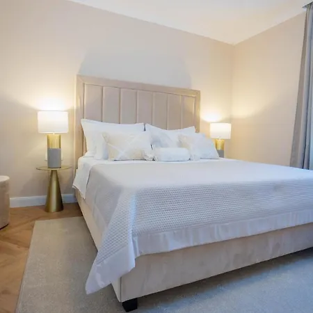 And Style Luxury Split