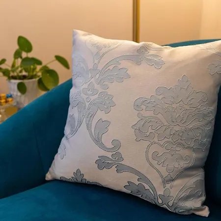 Nocleg ze śniadaniem And Style Luxury 4*