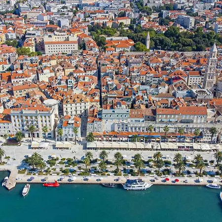 And Style Luxury krevet i doručak 4*